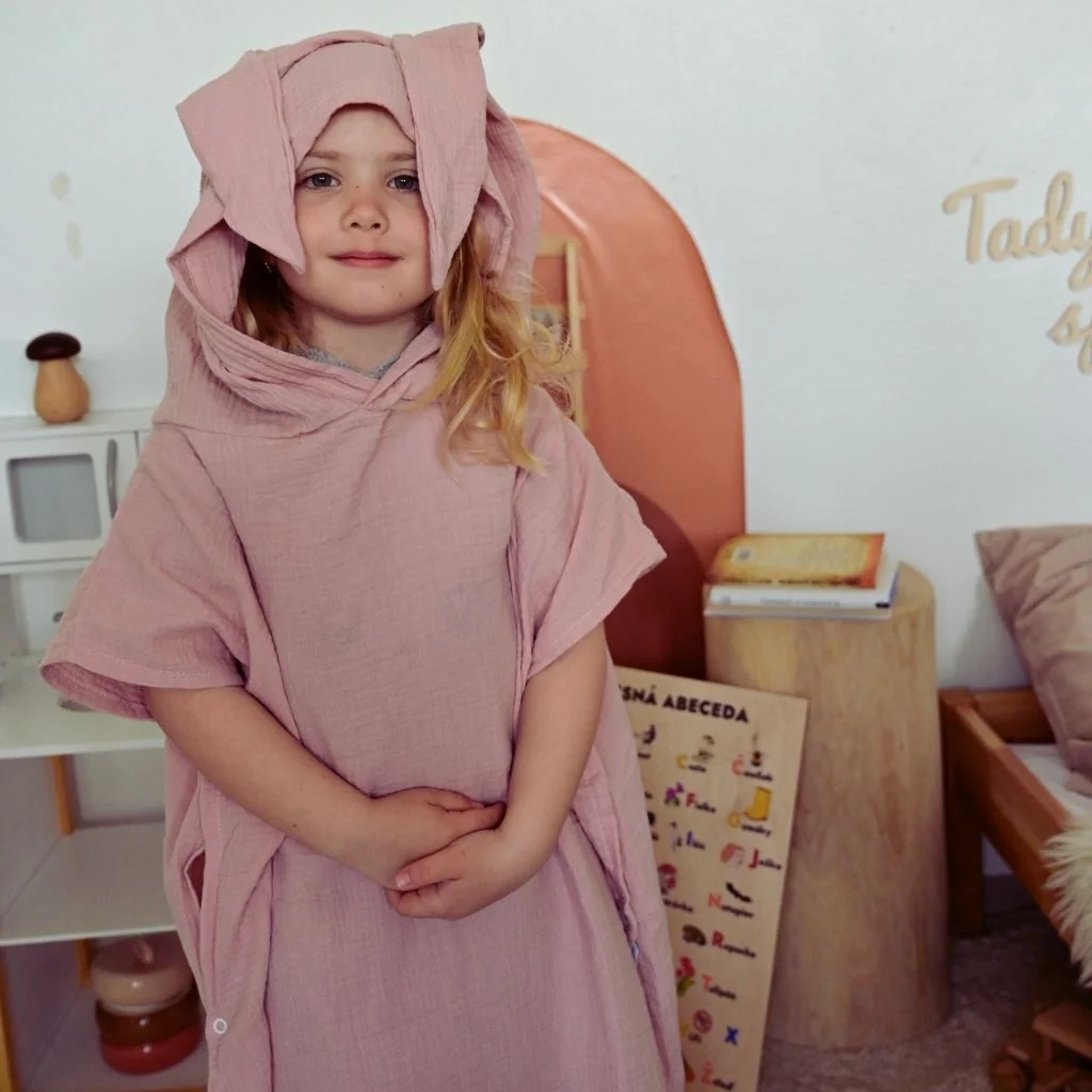 Detské mušelínové pončo New Baby Feeling ružová 80 cm M,