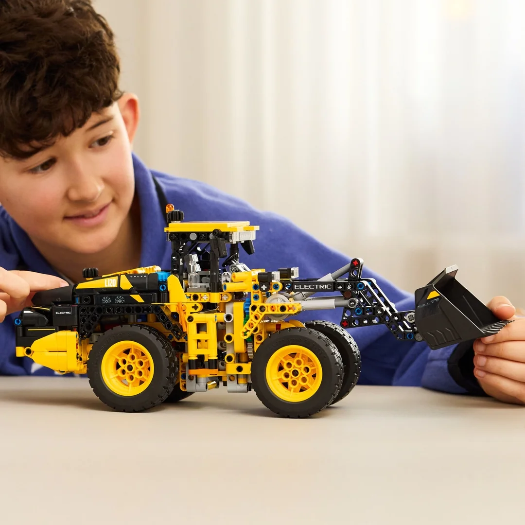 LEGO® Technic 42209 Lopatový nakladač Volvo L120 Electric