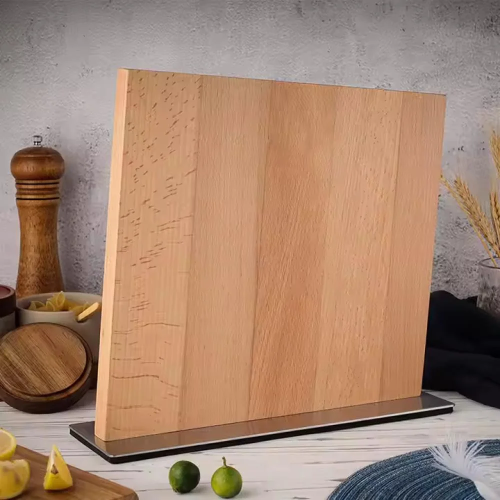 Drevený magnetický stojan na nože Incline 1 ks, bukové drevo