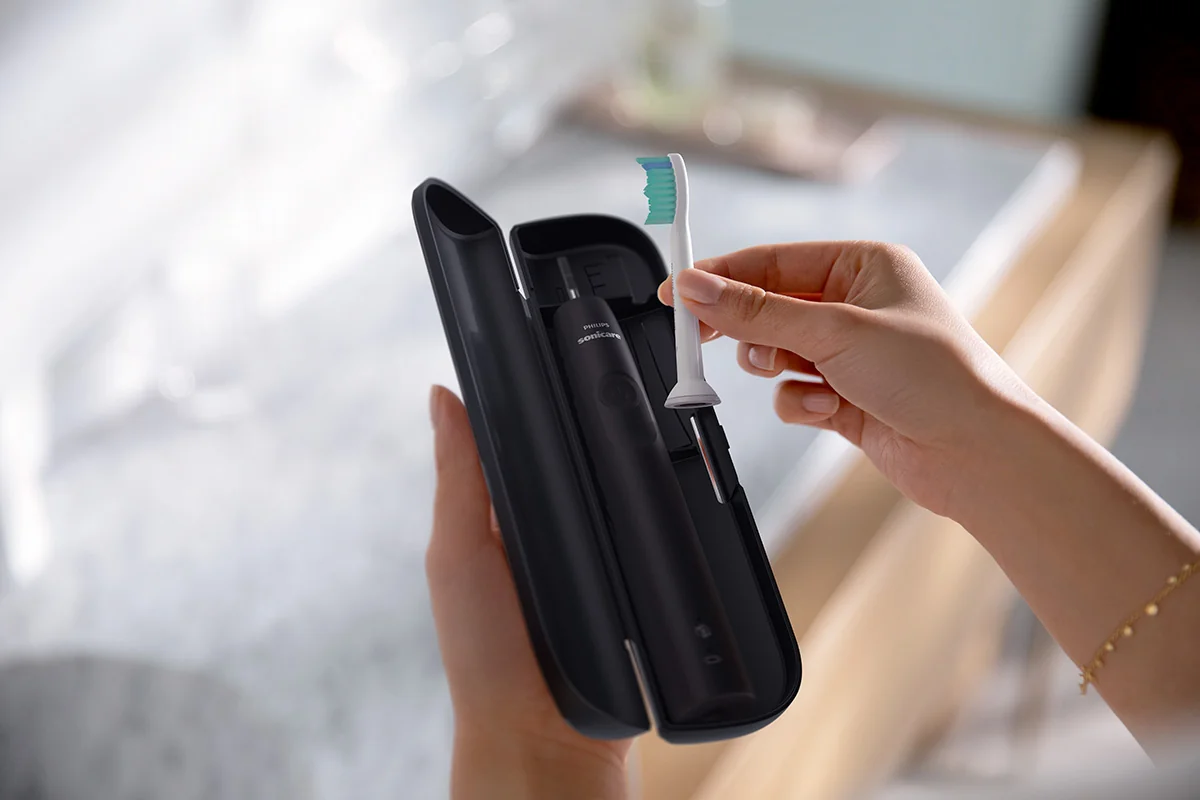 Philips Sonicare 3100 HX3673/14 s cestovným puzdrom, čierna 1×1 ks, sonická zubná kefka