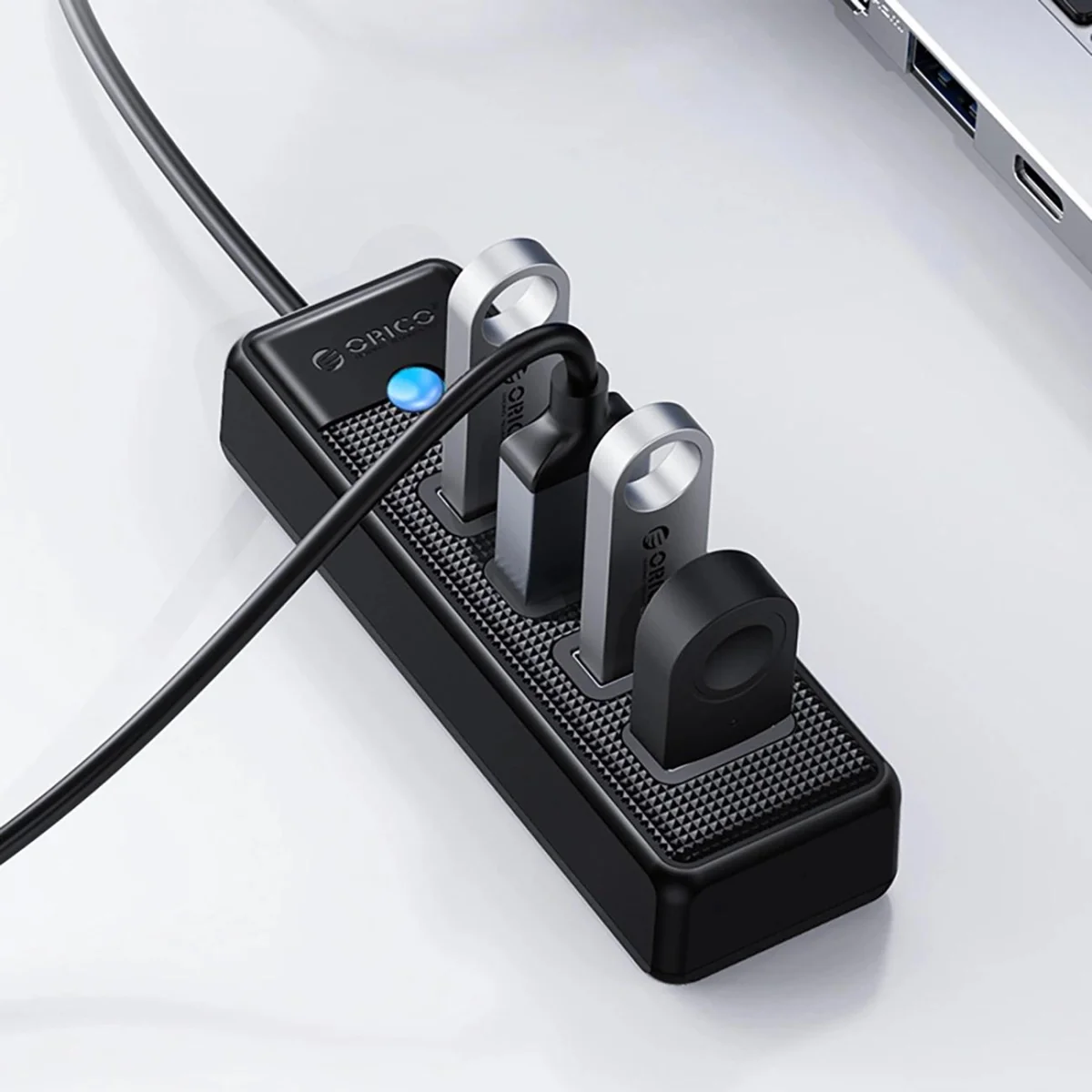 Orico PW4U-U3 HUB adaptér USB - 4x USB 3.0, čierny