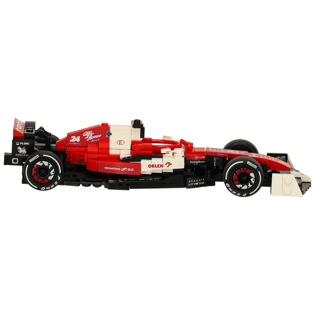 Stavebnica auta Alfa Romeo F1 C42 1:24 – cca 340 dielikov, plastový model