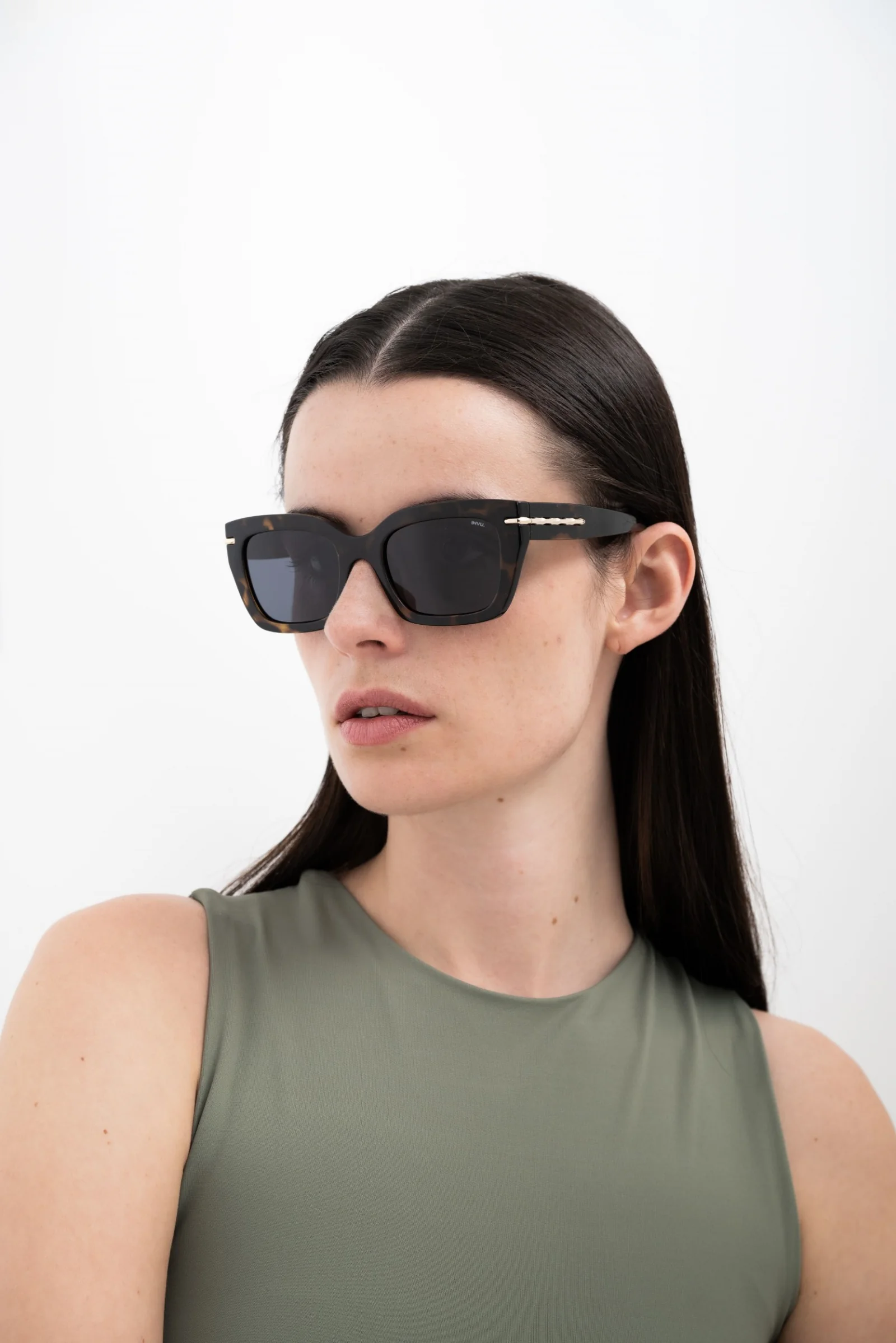 INVU. Fashion IB22550B Dámske slnečné okuliare