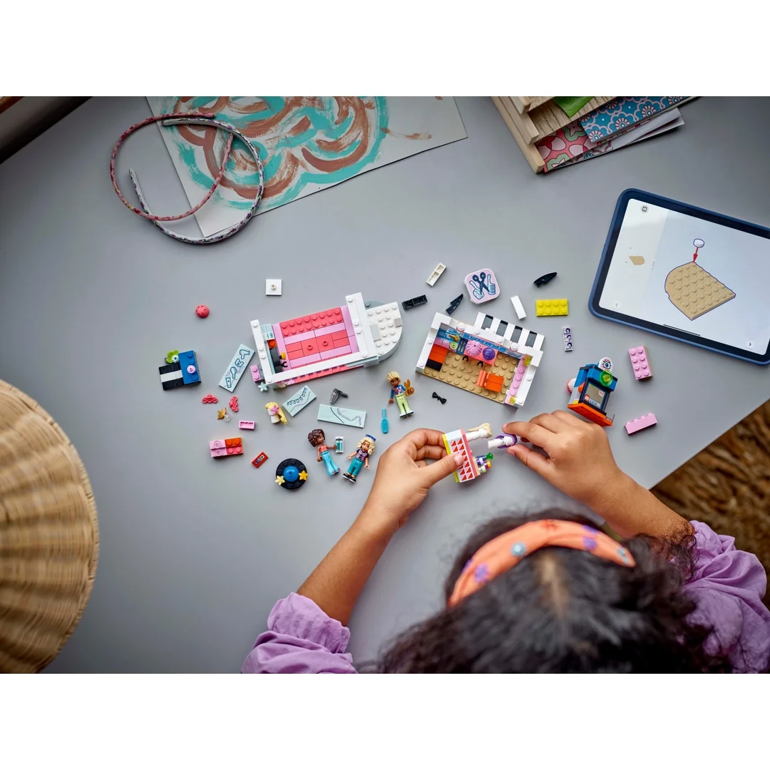 LEGO® Friends 42662 Kaderníctvo a obchod s doplnkami