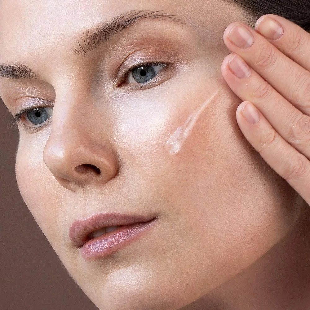 Mádara SOS Hydra Intense, Hydratačné Hyaluronové Želé S Ružovou Vodou 1×75 ml, certifikovaný hydratačný krém bez obsahu oleja