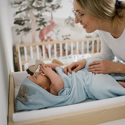 BABYONO Hrkálka papagáj 3m+ 1×1 ks, hrkálka