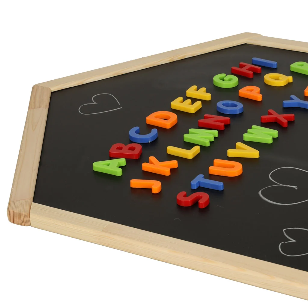 Magnetická kriedová tabuľa pre deti – 92 × 62 cm, sada písmen a kried