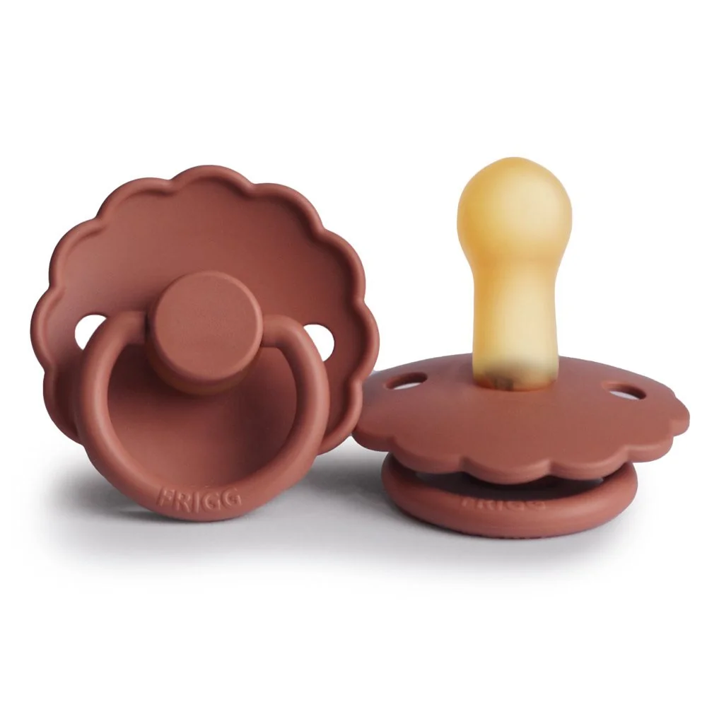FRIGG Daisy kaučuk cumlík Baked Clay, +6m 1×1 ks, cumlík