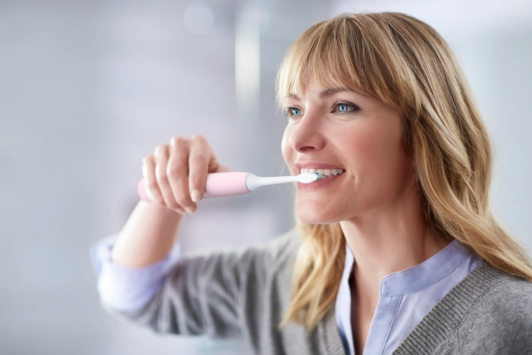 Philips Sonicare 4300 HX6806/04 ružová 1×1 ks, elektrická zubná kefka