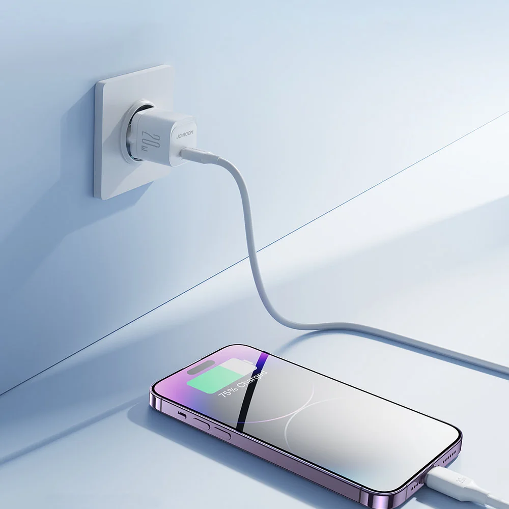 Joyroom JR-TCF02 sieťová nabíjačka 20W + kábel USB-C / Lightning, biela a