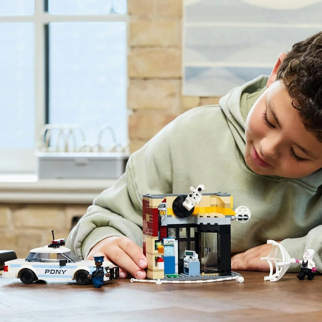 LEGO® Marvel 76311 Spider-Verse: Miles Morales vs. Škvrna