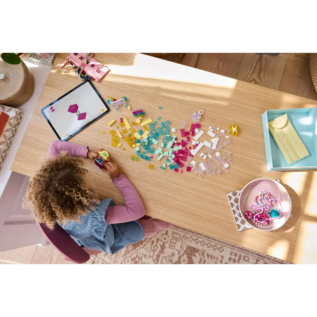 LEGO® Classic 11040 Kúzelná priehľadná krabička