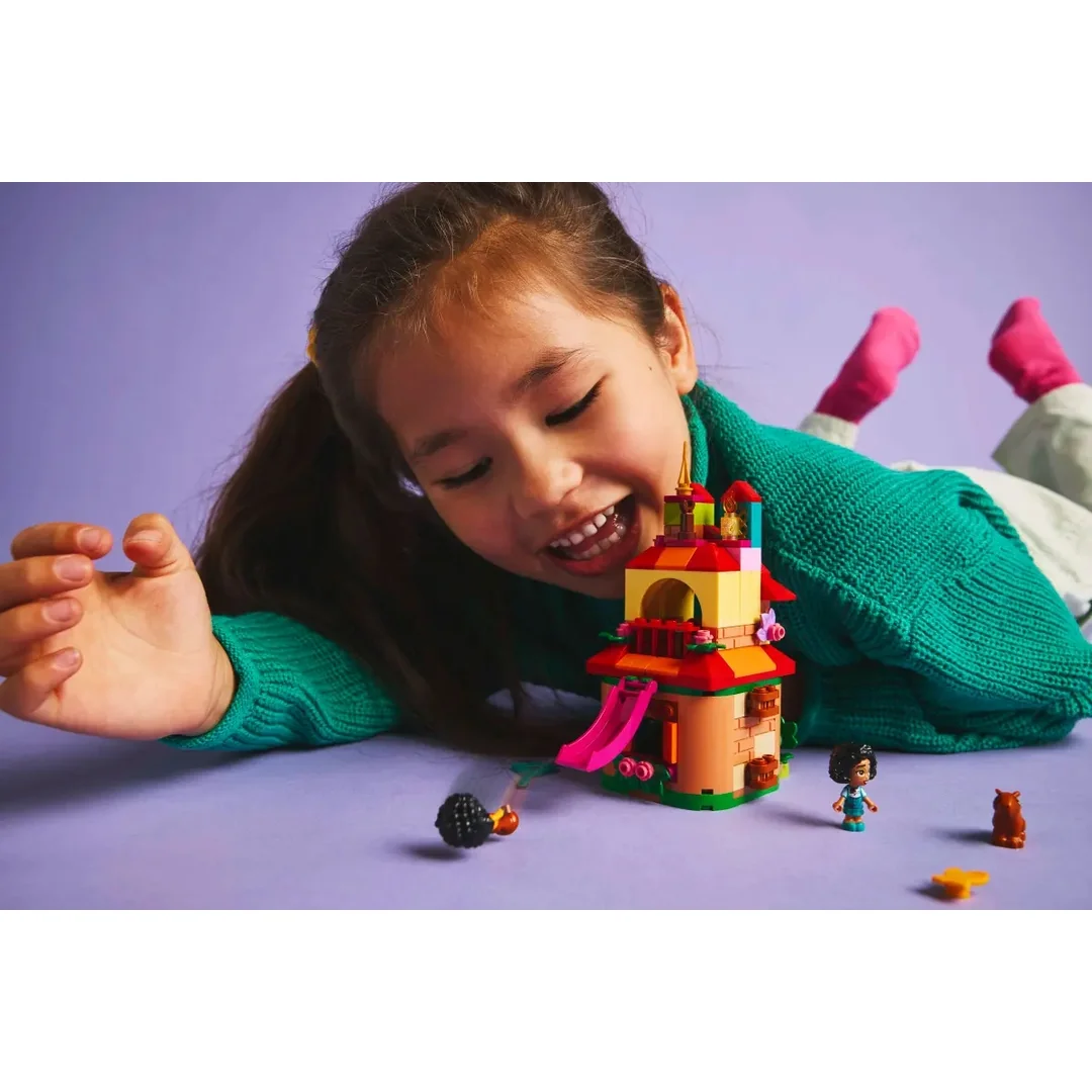LEGO® Disney™ 43261 Miniatúrny domček z filmu Encanto 