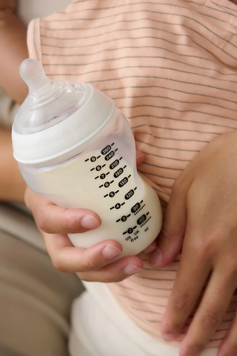Tommee Tippee Natural Start Samosterilizačná Dojčenská Fľaša s ANTI-COLIC cumlíkom Pomalý Prietok 260 ml 0m+ 1 ks