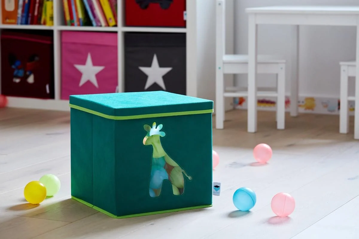 LOVE IT STORE IT - Úložný box na hračky s krytom a okienkom - žirafa