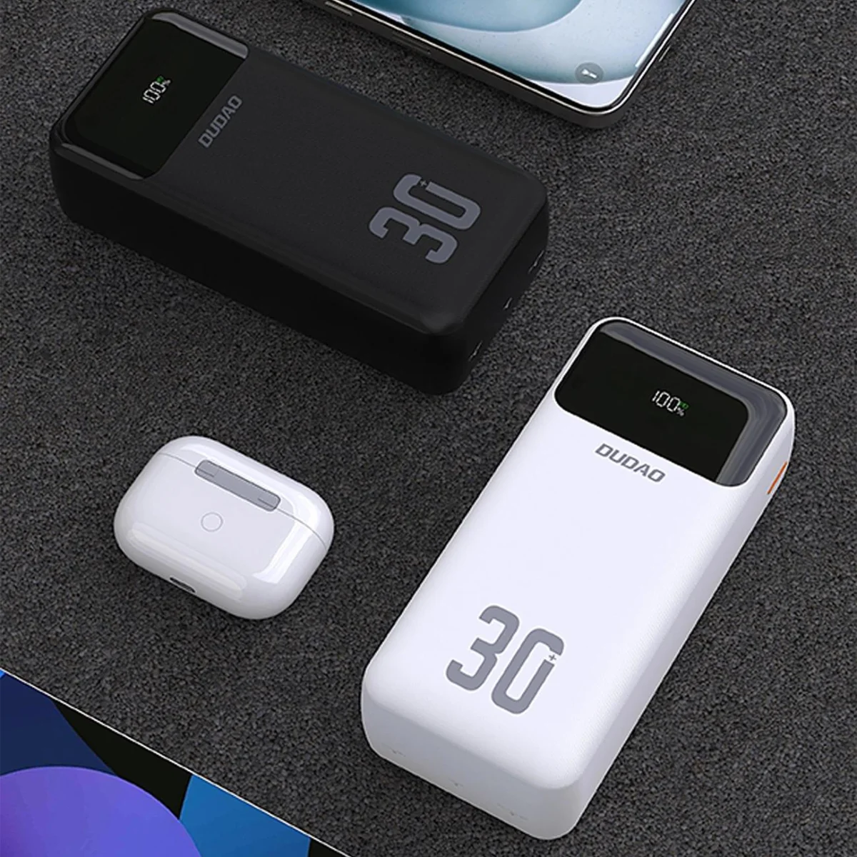 Dudao K15MAX Power Bank 30000mAh USB / USB-C / Lightning + vstavané ká ble 22.5W, čierny