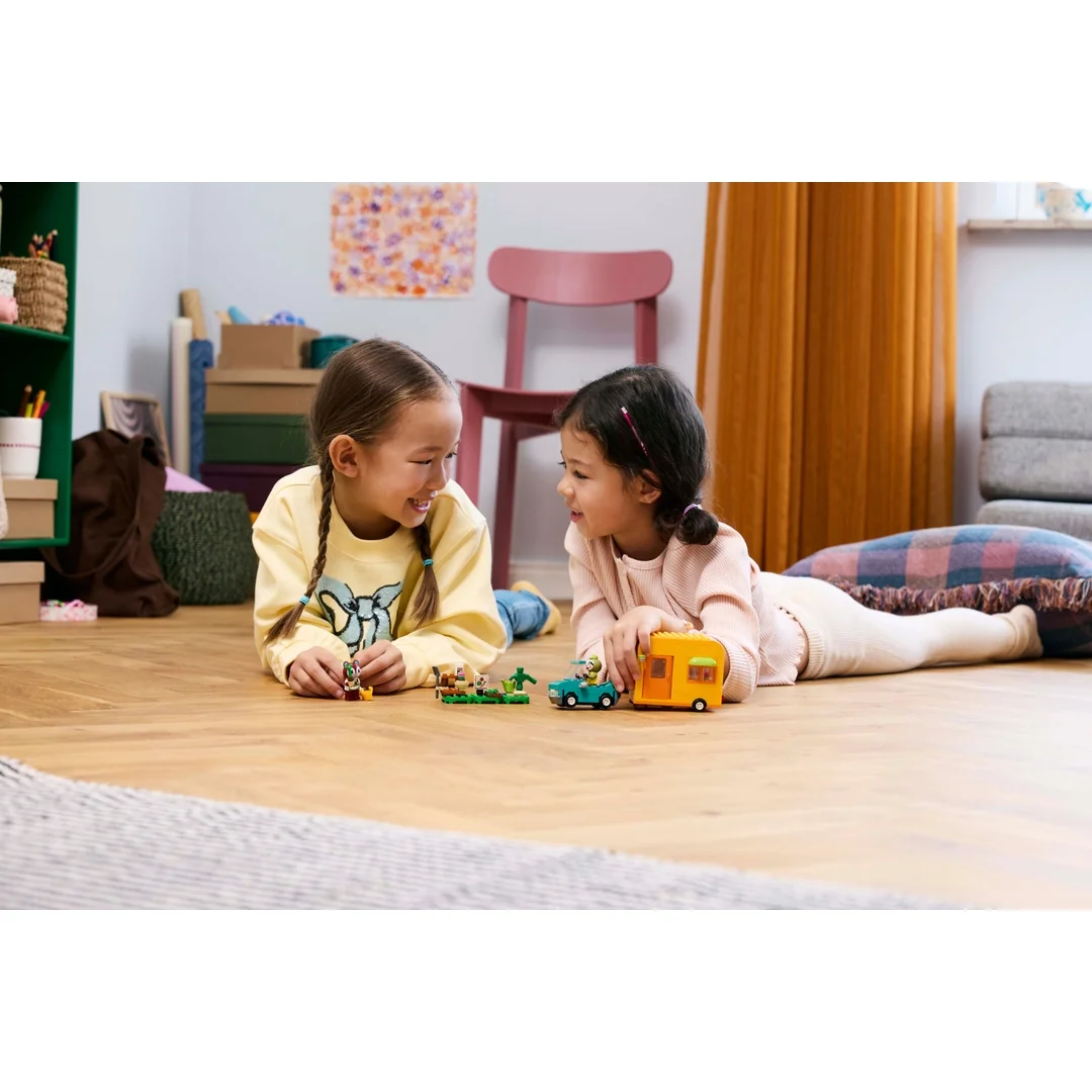 LEGO® Animal Crossing™ 77054 Leif, karavan a záhradkársky obchod