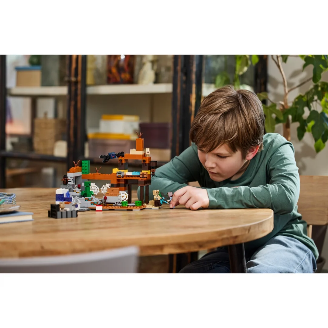 LEGO® Minecraft® 21263 Banská šachta v pustatine