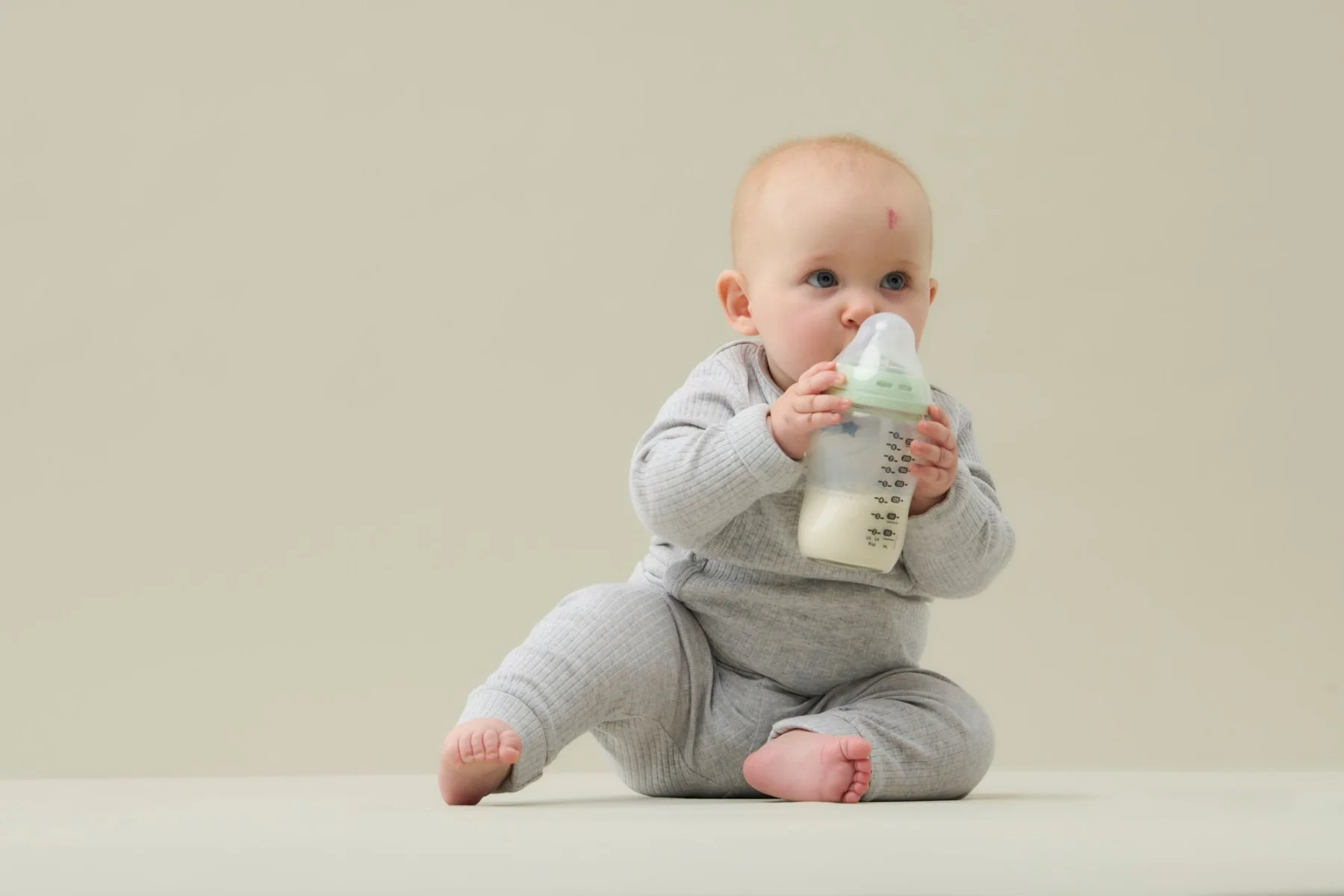 Tommee Tippee Natural Start Sklenená Samoterilizačná Dojčenská Fľaša s ANTI-COLIC cumlíkom Pomalý Prietok 250 ml, 0m+ 1×1 ks, dojčenská fľaša