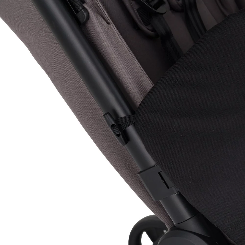 Nánožník ku kočíku univerzálny Cover Universal Black