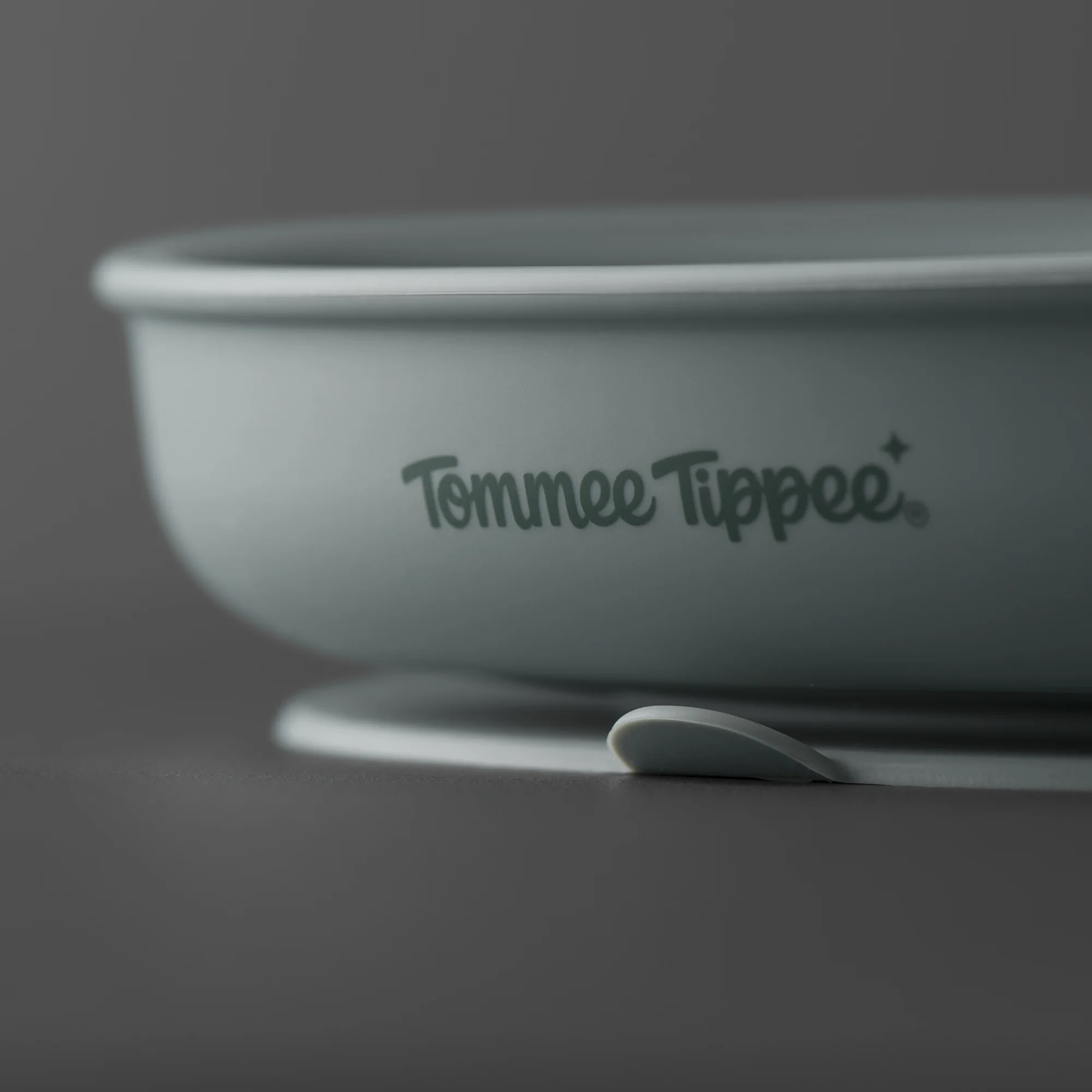Tommee Tippee Silikónový tanier s prísavkou, zelený 1 ks