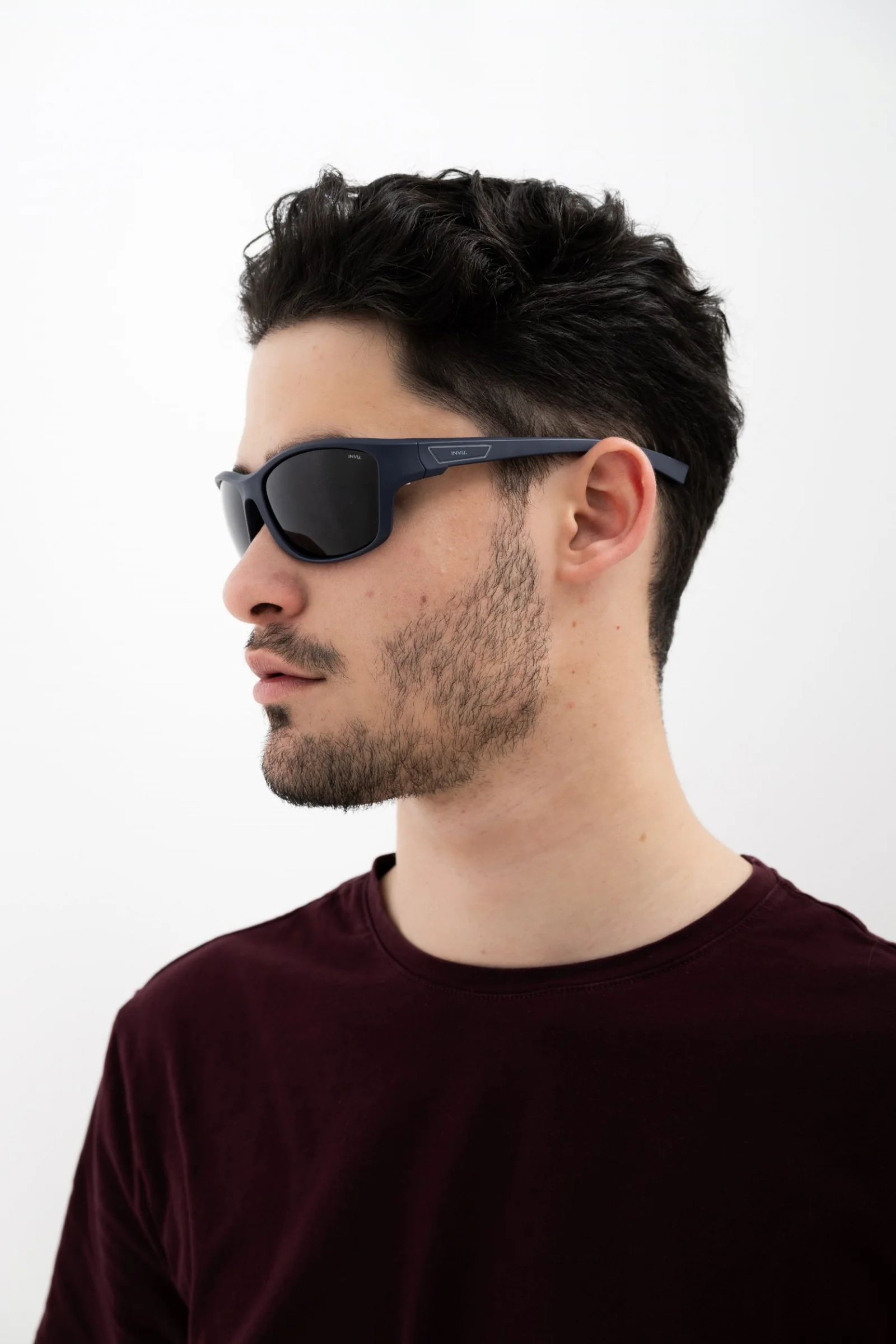INVU IA22502B slnečné okuliare matt navy smoke Športové slnečné okuliare