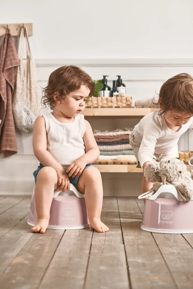 BABYBJÖRN Nočník Smart Powder Pink/White 1×1 ks