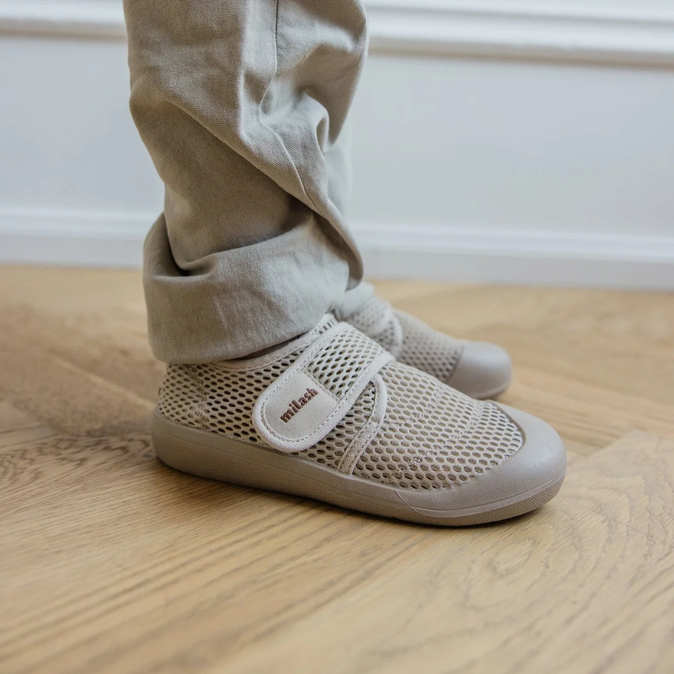 Milash prezuvky FUN shoes - CEMENT Farba: béžové, Veľkosť: 31 (VD: 20.3 cm)