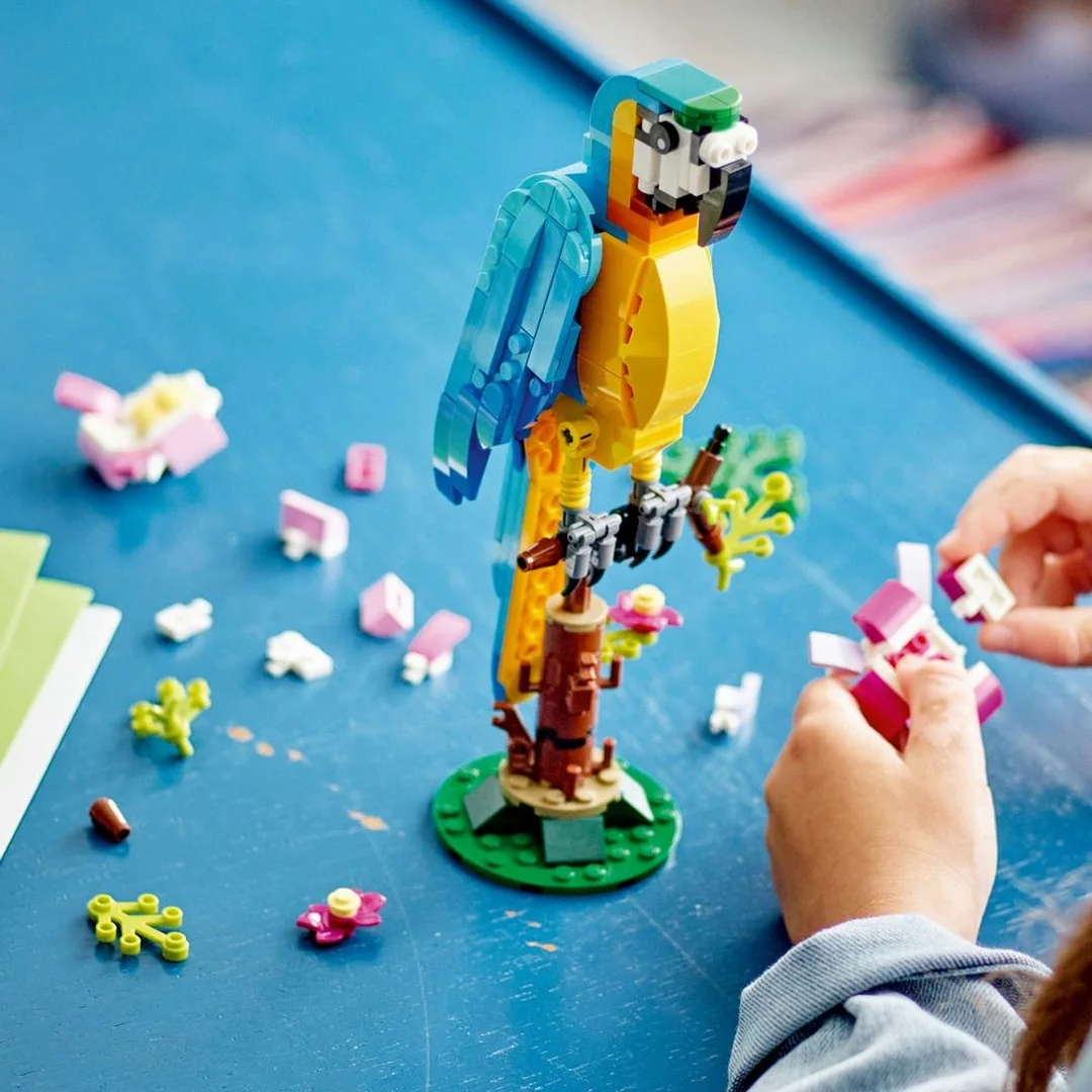 LEGO® Creator 3-in-1 31136 Exotický papagáj