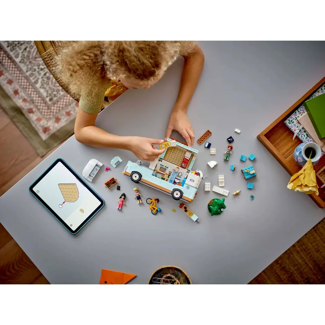 LEGO® Friends 42663 Dobrodružstvo s karavanom priateľstva