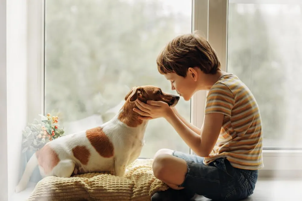 Prečo je dobré, keď dieťa vyrastá so psíkom?