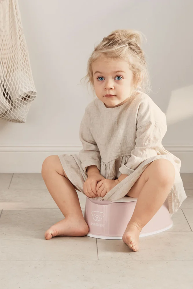BABYBJÖRN Nočník Smart Powder Pink/White 1×1 ks