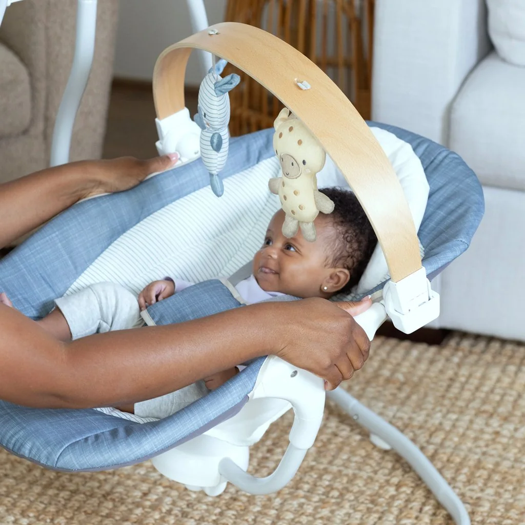 Hojdačka pohupujúca hudobná Chambray 0m+, do 9 kg