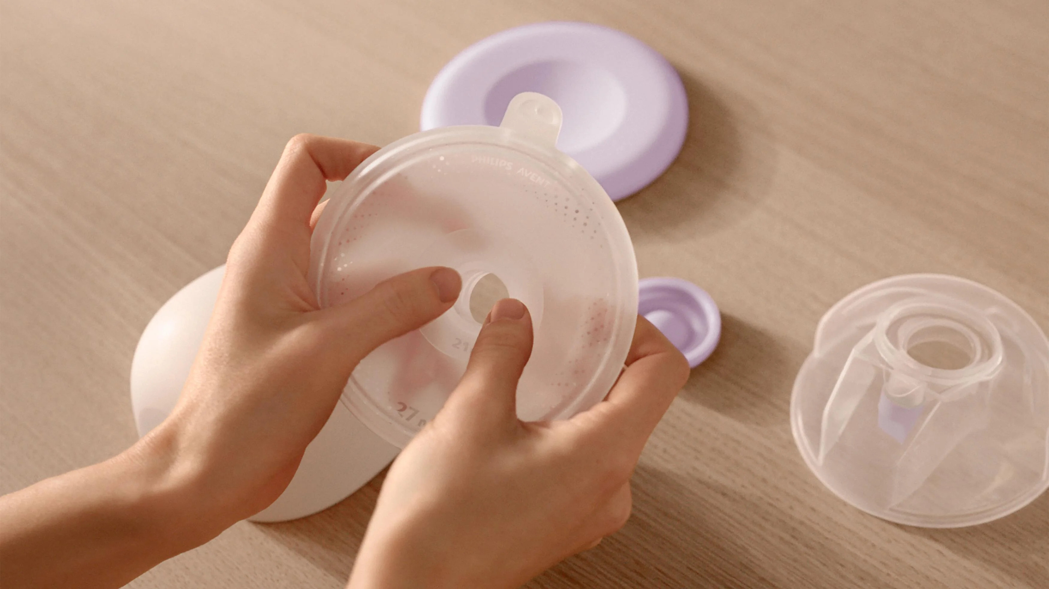 Philips AVENT SCF494/11 Hands-free prenosná jednoduchá elektrická odsávačka materského mlieka Natural Care 1 ks