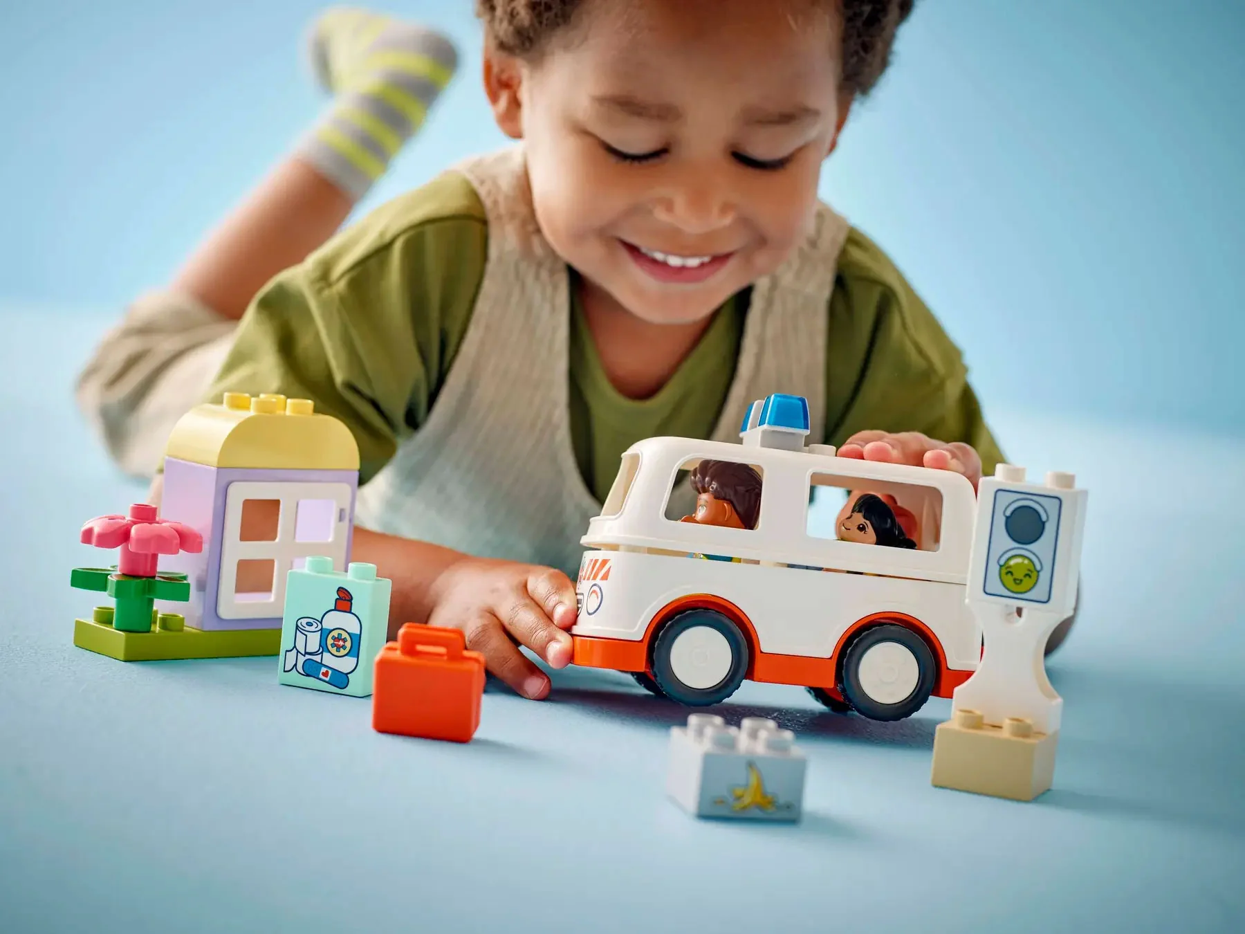 LEGO Sanitka a vodič 10447