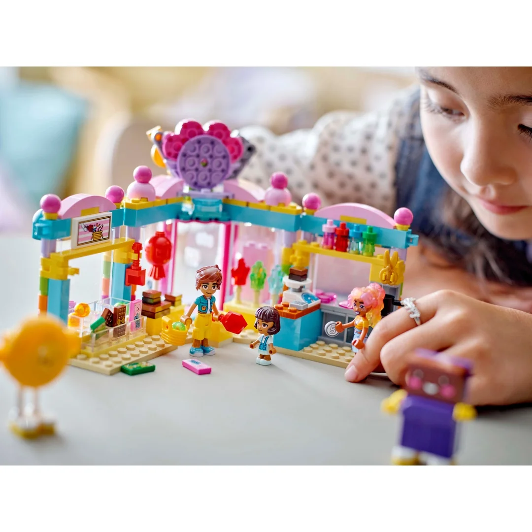 LEGO® Friends 42649 Cukráreň v mestečku Heartlake