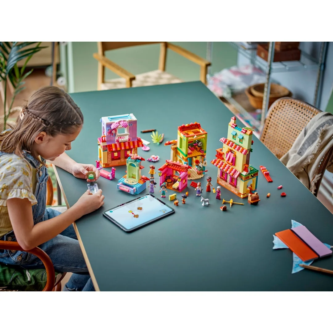 LEGO® Disney™ 43245 Kúzelný dom Madrigalovcov
