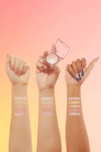 Revolution, Beam Bright Highlighter Golden Gal 1×2,45 g, rozjasňovač
