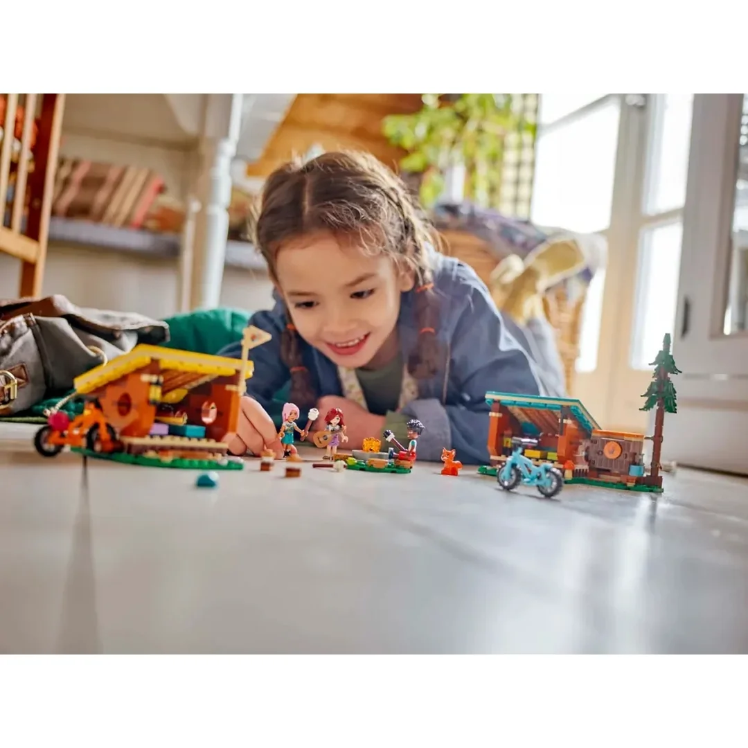 LEGO® Friends 42624 Útulné chatky na dobrodružnom tábore