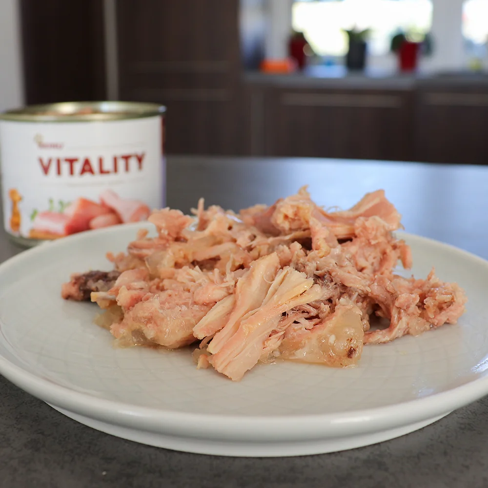 Akinu VITALITY Kuracie mäso jemne krájané v konzerve pre psov 6 x 200 g