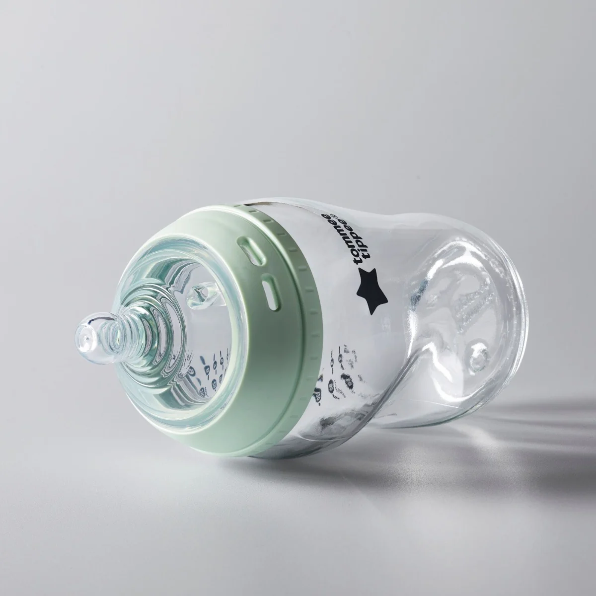 Tommee Tippee Natural Start Sklenená Samoterilizačná Dojčenská Fľaša s ANTI-COLIC cumlíkom Pomalý Prietok 250 ml, 0m+ 1×1 ks, dojčenská fľaša