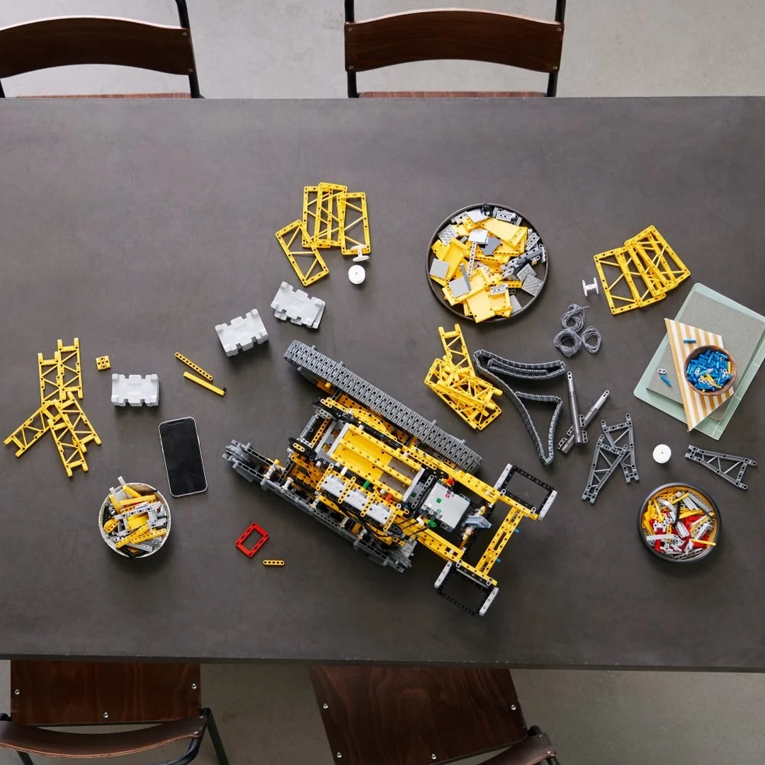 LEGO® Technic™ 42146 Pásový žeriav Liebherr LR 13000