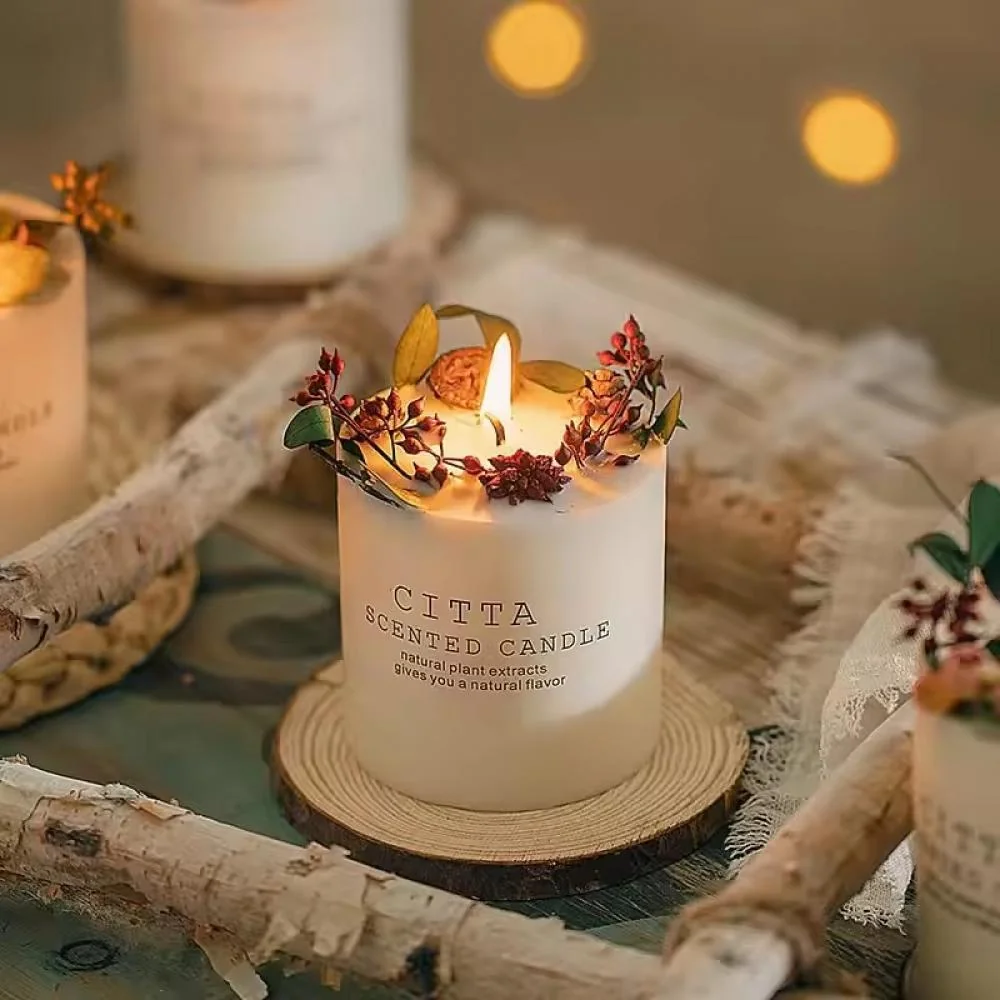 Vonná sviečka so skleneným poklopom - Biela Elegantná voňavá sviečka