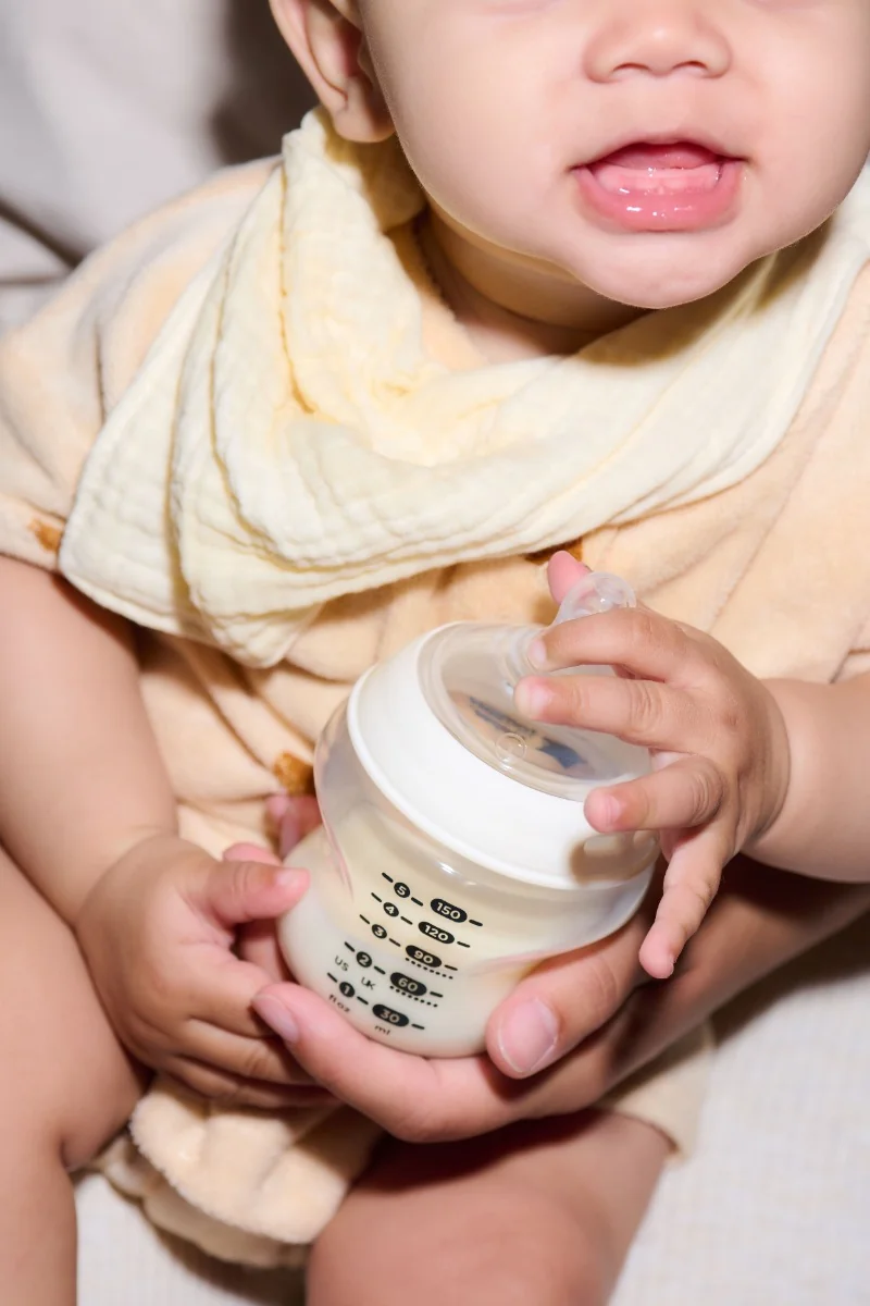 Tommee Tippee Natural Start Samosterilizačná Dojčenská Fľaša s ANTI-COLIC cumlíkom Pomalý Prietok 260 ml 0m+ 1 ks