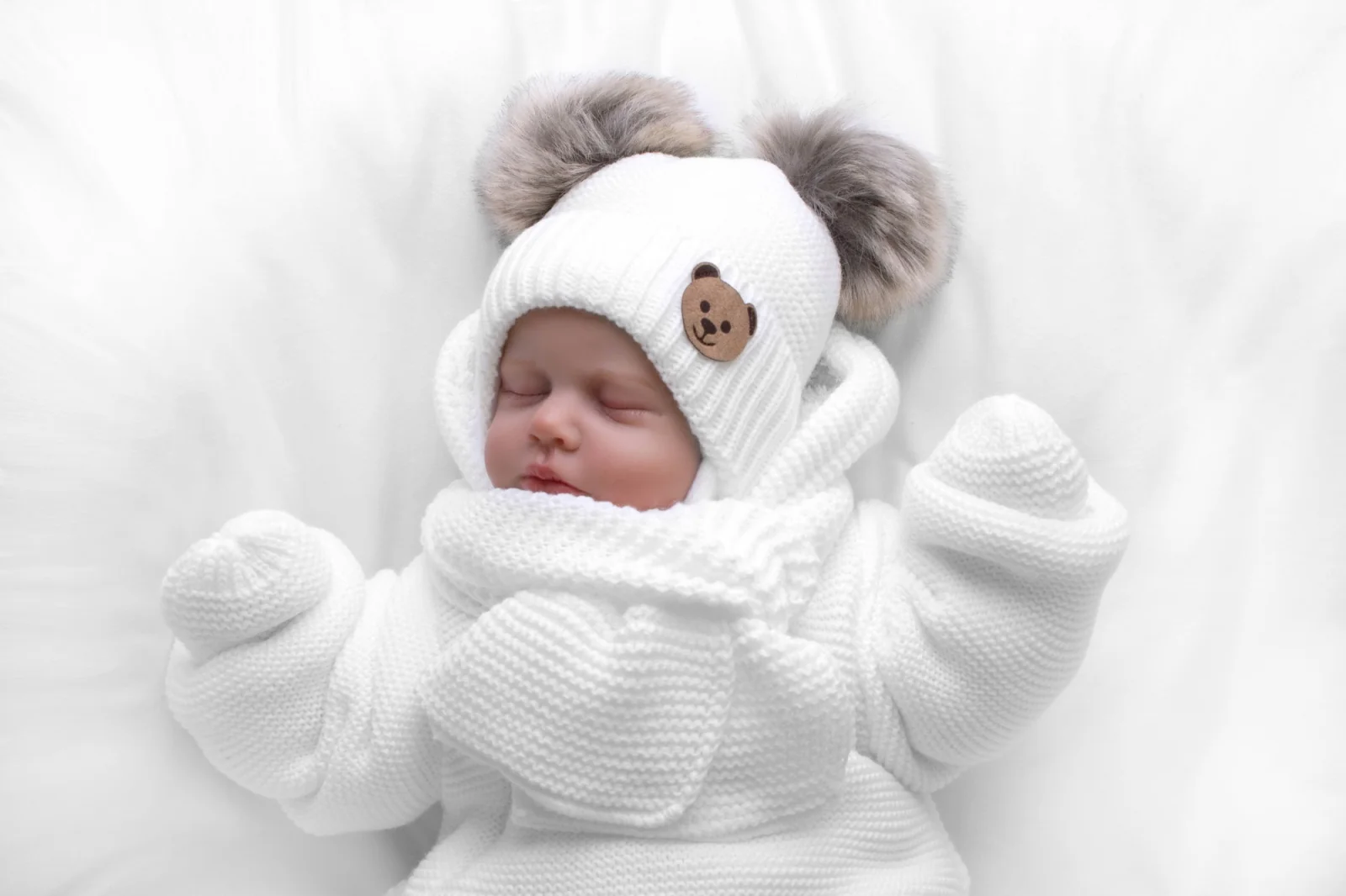 Detská sada, zimná čiapka so šálom + rukavičky 3D, Teddy Bear - biela