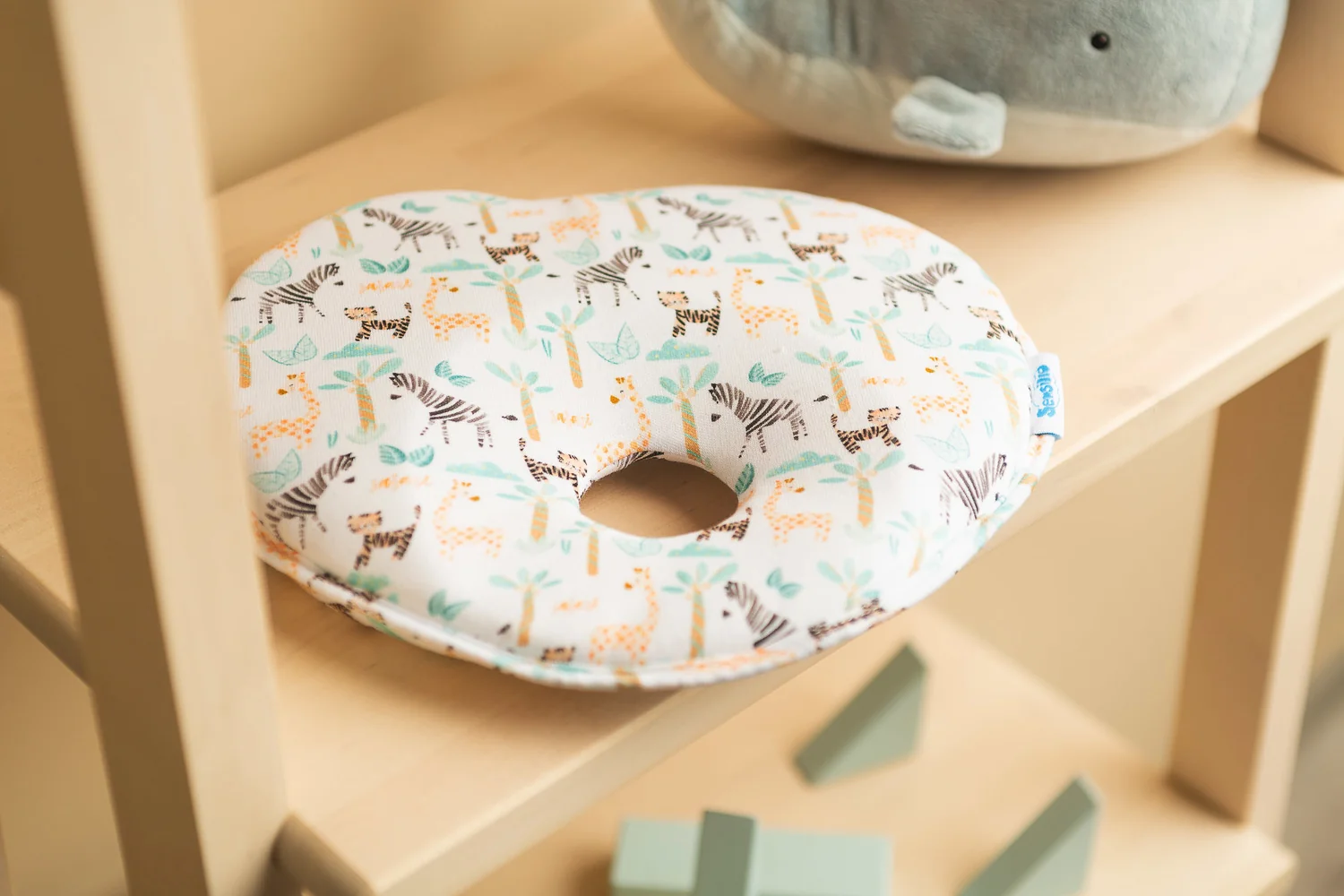 Ergonomický, tvarujúci vankúšik pre bábätko - Safari