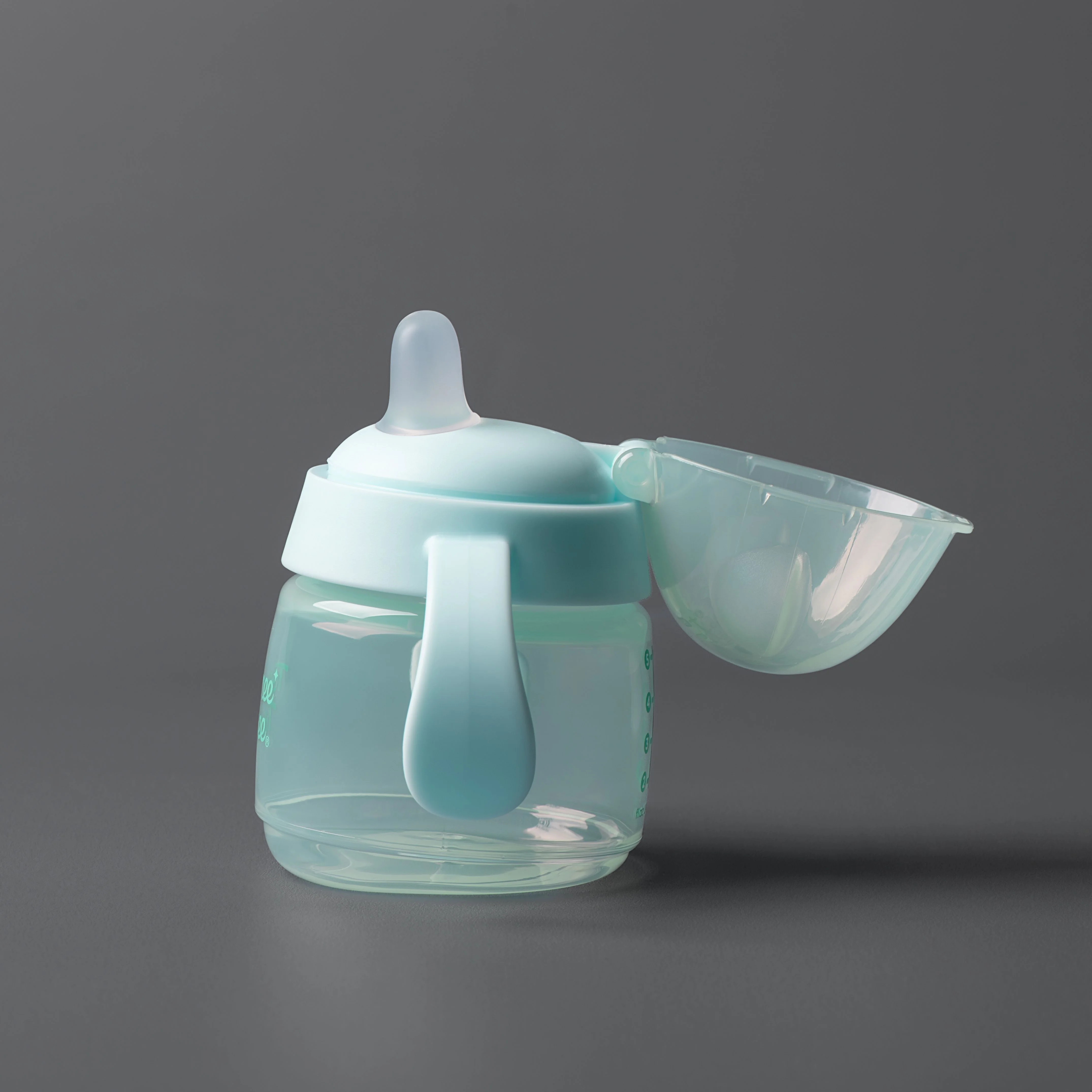 Tommee Tippee Transition netečúci hrnček 150 ml 4m+ modrý 1 ks