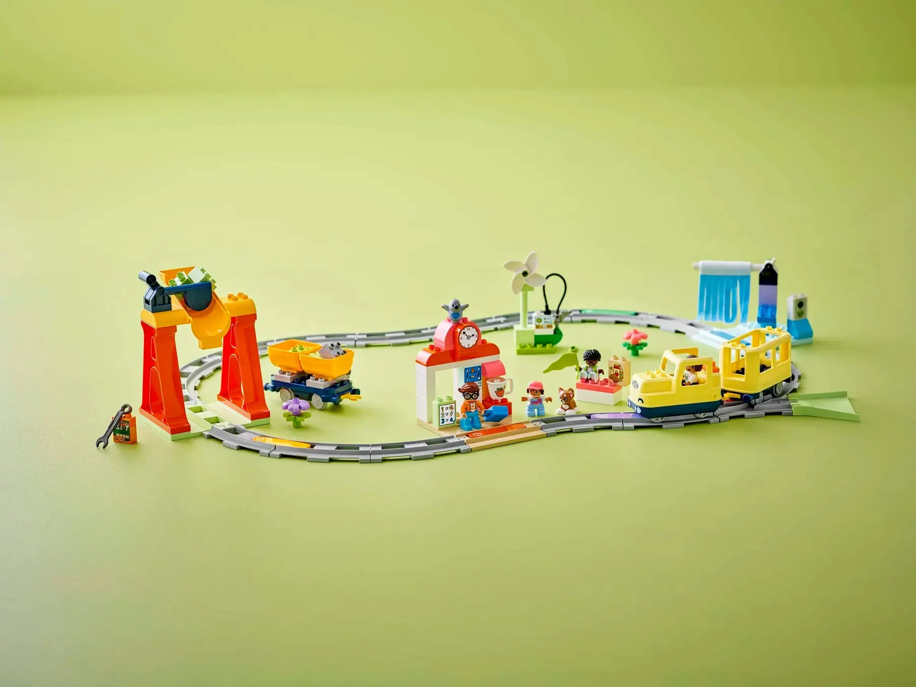 LEGO Veľký interaktívny komunitný vláčik 10428