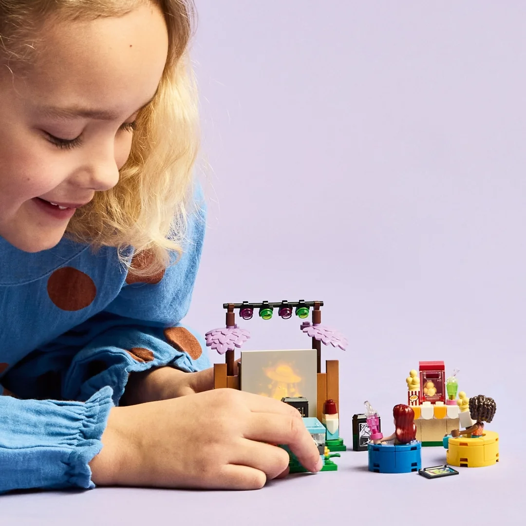 LEGO® Friends 42642 Filmový večer s kamarátmi