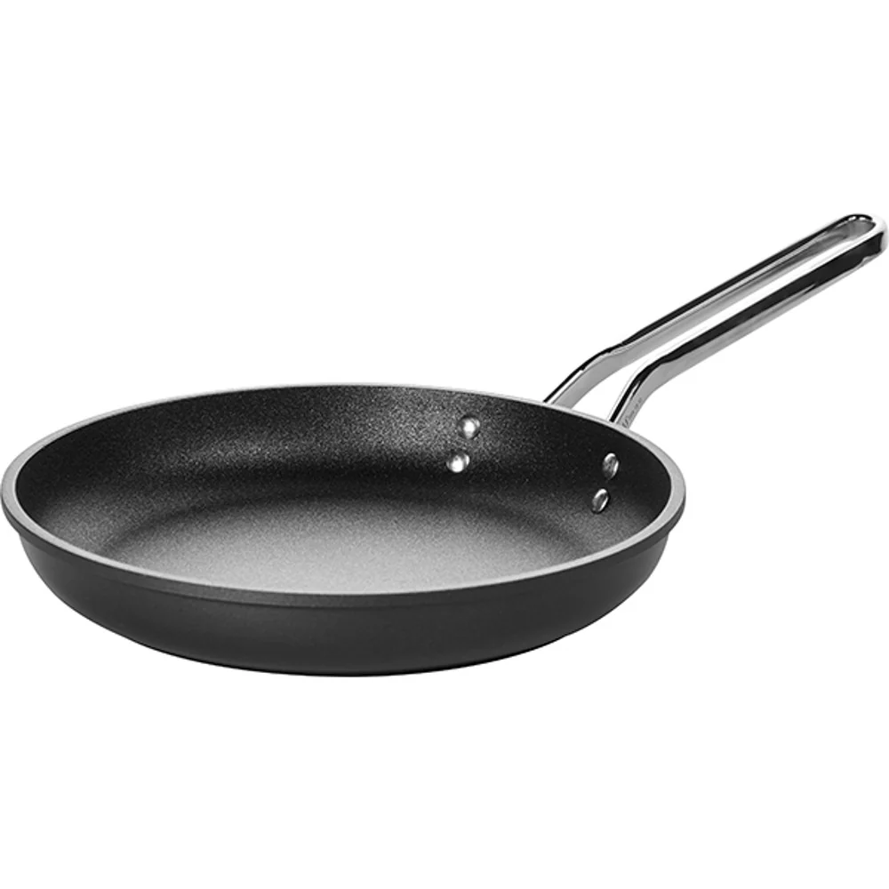 Panvica BLACKPLUS® 1810 s priemerom 24 cm na indukciu